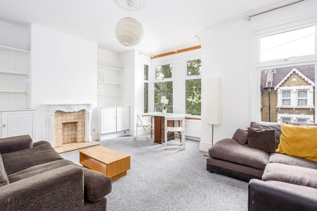 2 bed property, in Harold Road, £400,000