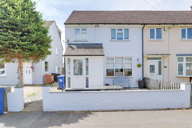 3 bed property, in Dalroy Close, £400,000