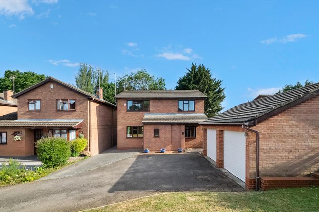 3 bed property, in Hyacinth Drive, £700,000