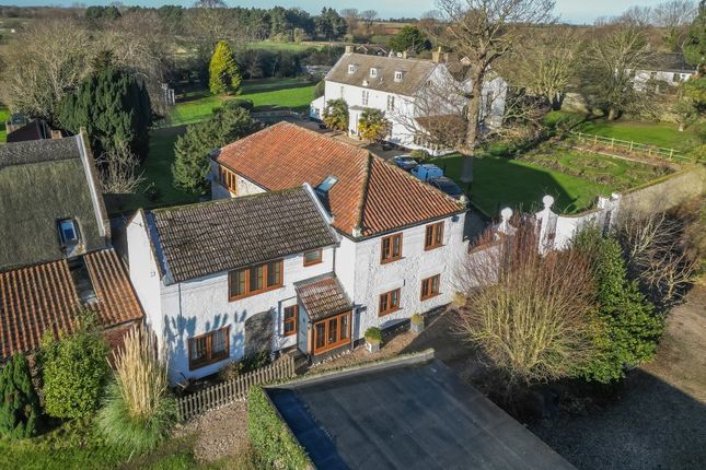 5 bed property, in Front Road, £580,000
