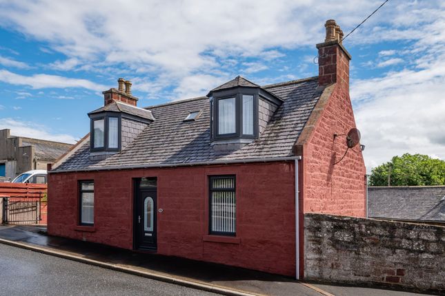 3 bed property, in Main Street, £190,000