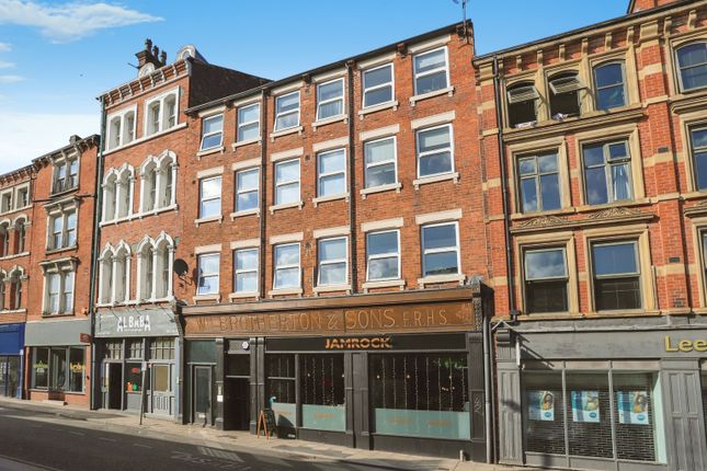 1 bed property, in Kirkgate, £80,000