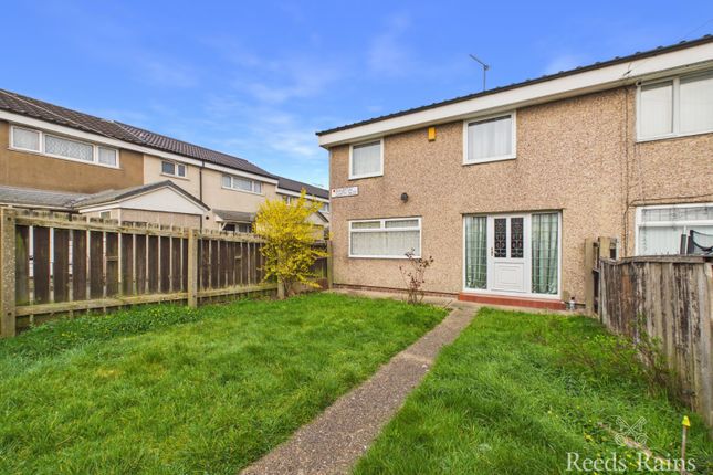 3 bed property, in Manston Garth, £95,000