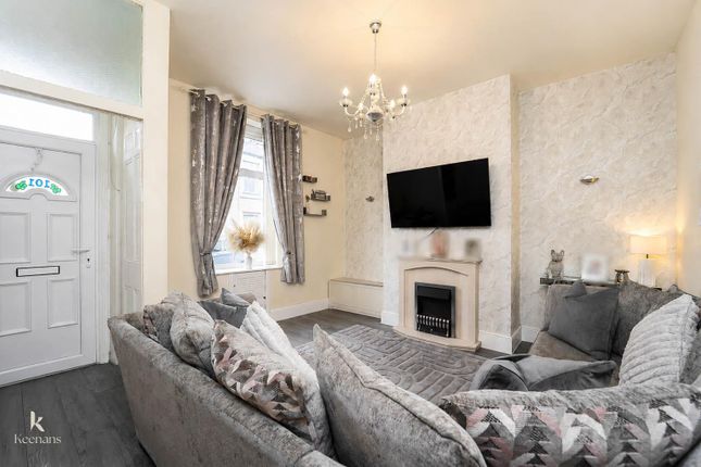 2 bed property, in Spring Street, £85,000