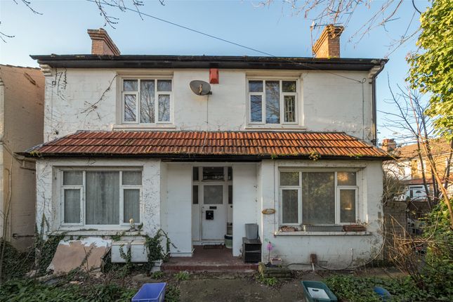 5 bed property, in Love Lane, £800,000