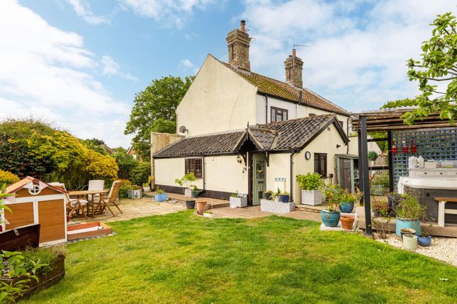 3 bed property, in The Street, £280,000