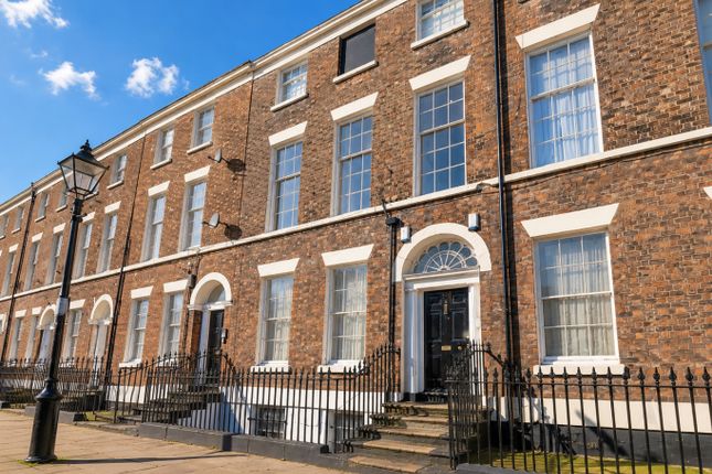 8 bed property, in Chatham Street, £600,000