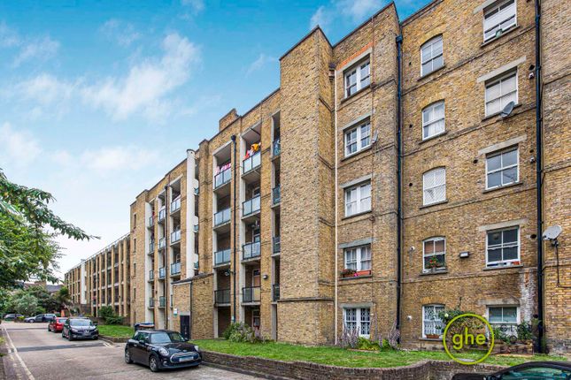 1 bed property, in Hayles Building, £365,000