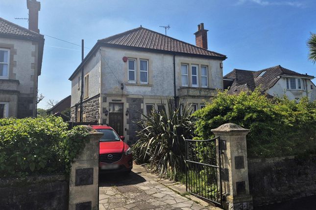 4 bed property, in Brean Down Avenue, £695,000