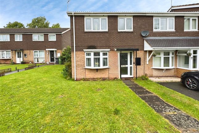 3 bed property, in Eversley Grove, £240,000