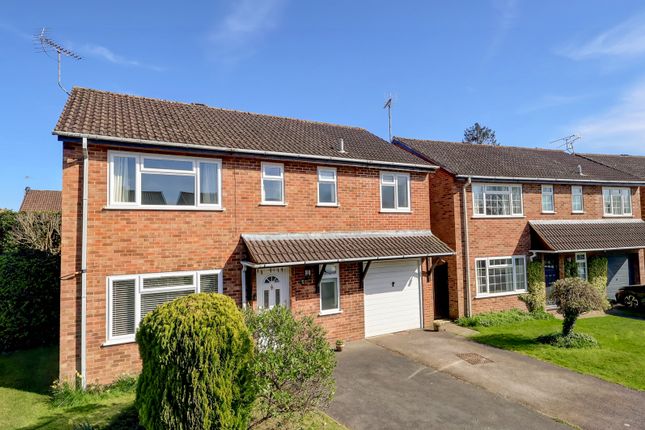 4 bed property, in Stevens Close, £695,000