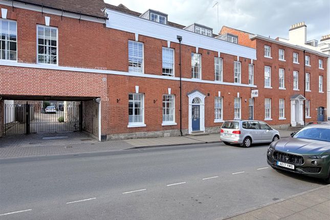 1 bed property, in Jury Court, £285,000