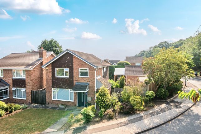 4 bed property, in Eastcote Avenue, £525,000