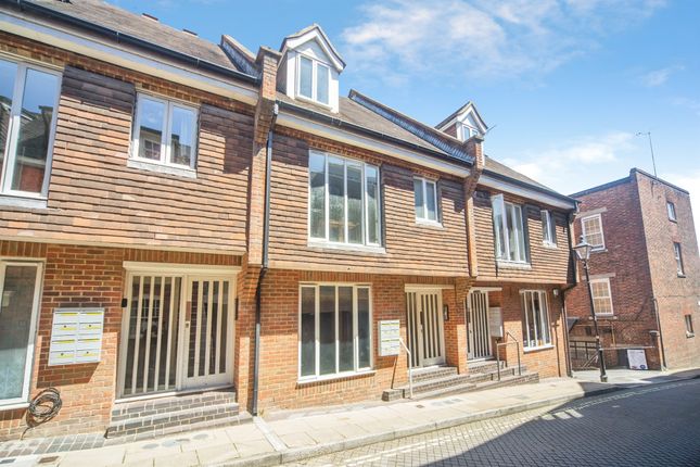1 bed property, in St. Clement Street, £160,000