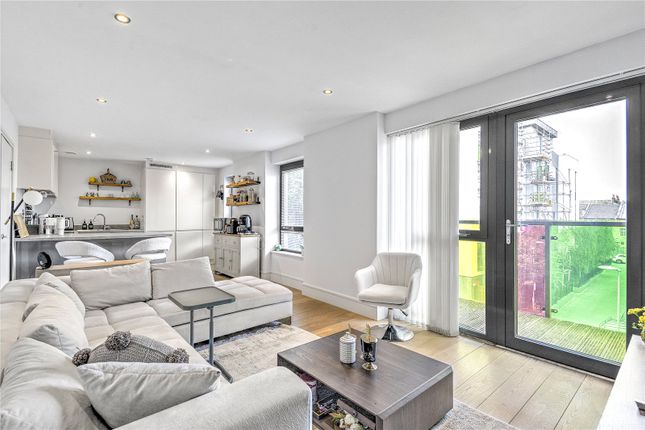 2 bed property, in Bicycle Mews, £470,000