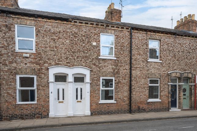 2 bed property, in Walpole Street, £240,000