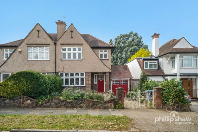 3 bed property, in Lapstone Gardens, £765,000