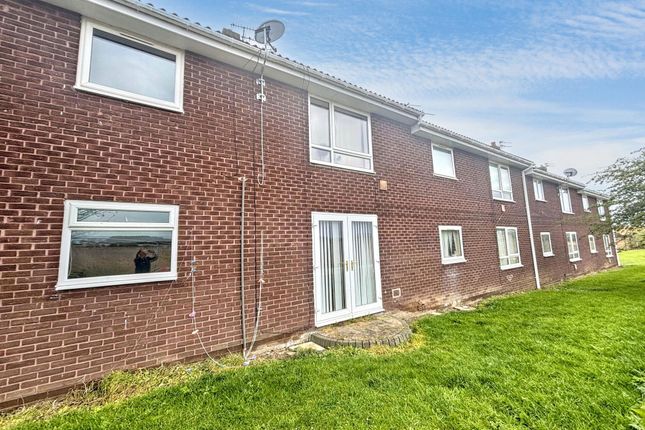 1 bed property, in Red House Farm Estate, £38,000