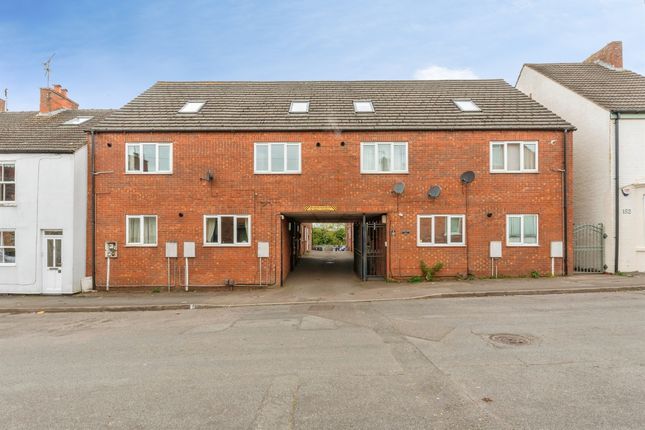 1 bed property, in Dudley Road, £70,000