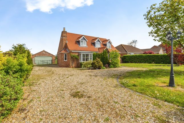 3 bed property, in Low Road, £400,000