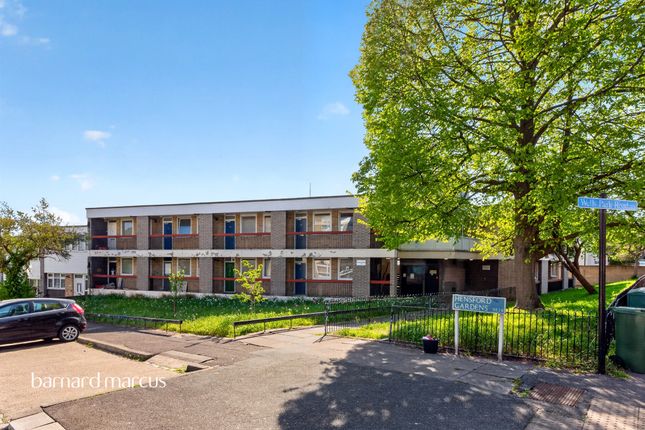 1 bed property, in Hensford Gardens, £140,000