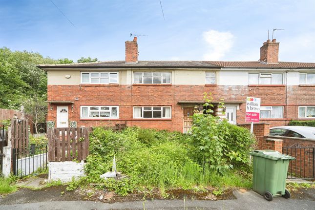 3 bed property, in Torre Close, £135,000