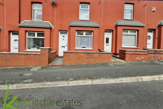 2 bed property, in Tredgold Street, £117,500