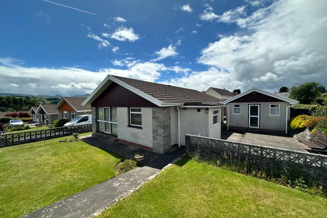 3 bed property, in Pendre Close, £350,000