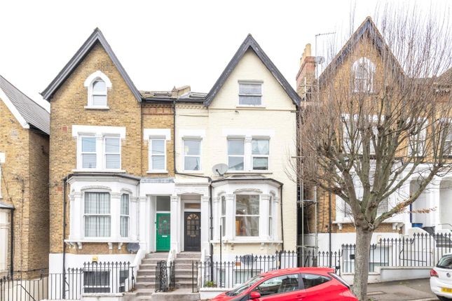 1 bed property, in Rockmount Road, £280,000