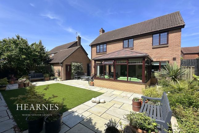 4 bed property, in Vine Farm Road, £595,000