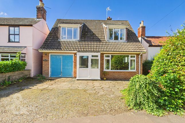 2 bed property, in Station Road, £290,000