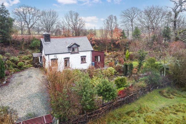 2 bed property, in Llwydiarth, £335,000