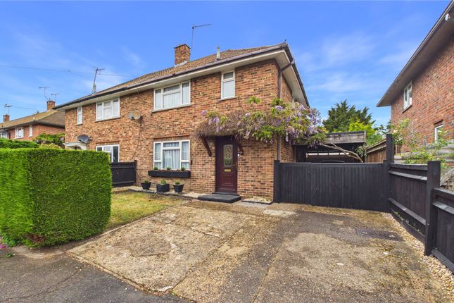 2 bed property, in Chobham, £450,000