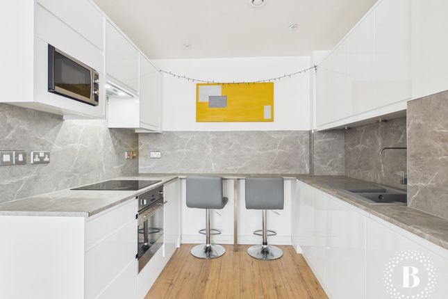 1 bed property, in West One Peak, £115,000