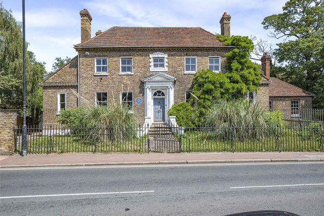 5 bed property, in High Street, £1,200,000