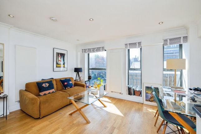1 bed property, in Woodseer Street, £425,000