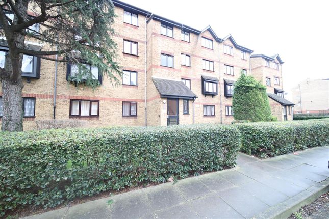 1 bed property, in Bunting Close, £210,000