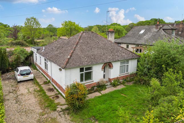 3 bed property, in Coopers Lane, £295,000