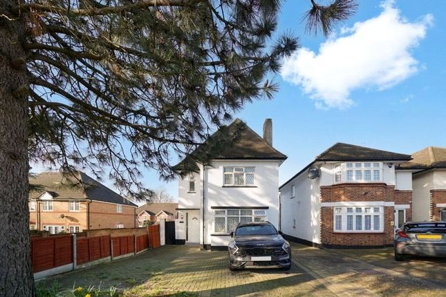 5 bed property, in Chase Road, £995,000