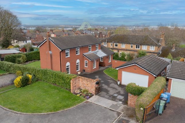 4 bed property, in The Elms, £475,000