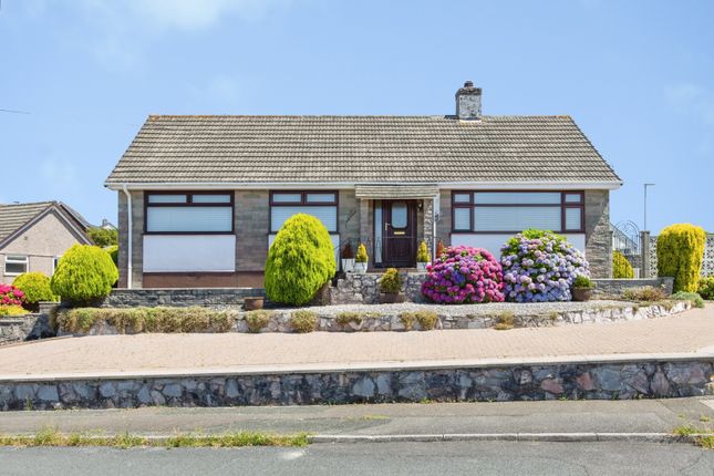 3 bed property, in Lippell Drive, £395,000