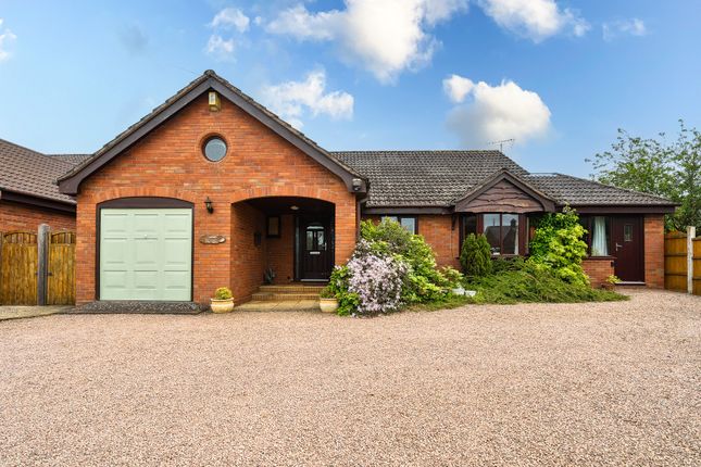 4 bed property, in New Road, £450,000