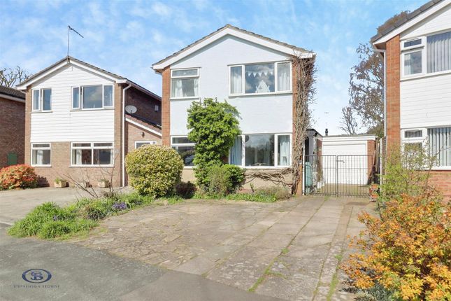 4 bed property, in Cranfield Drive, £330,000