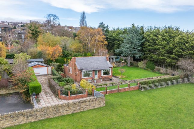 2 bed property, in Low Green, £500,000