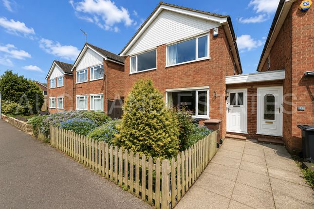 4 bed property, in Great Slades, £700,000