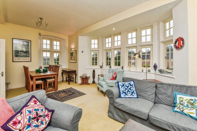 3 bed property, in Boyd House, £375,000