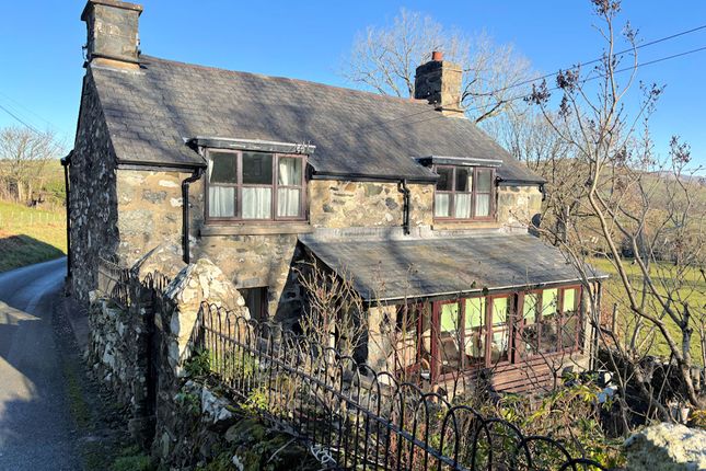 3 bed property, in Rhoslefain LL36, £350,000