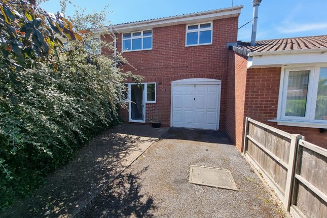 2 bed property, in The Poppins, £135,000
