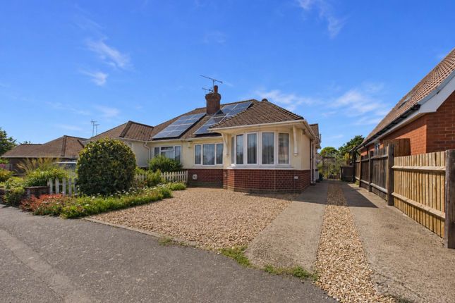 2 bed property, in Gooseberry Hill, £300,000