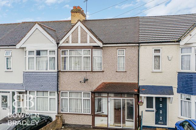 4 bed property, in Trelawney Road, £475,000